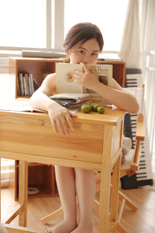 原炀用筋膜枪C顾青裴